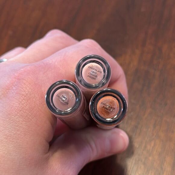 Revolution Makeup Chocolate Lip Gloss + Latte Satin Lipstick + 2 Lip Crayons - Picture 4 of 5